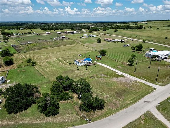3rd image of 108 Lelon Ln