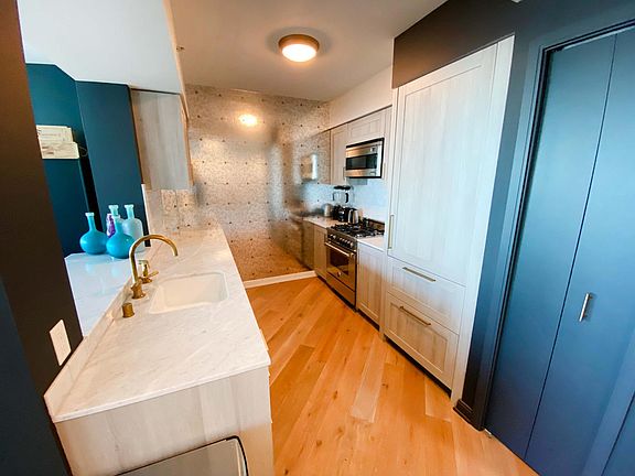 5th image of 401 Harrison St APT 13G