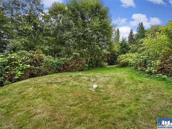 4th image of 131 W Spruce Stparadise Bay