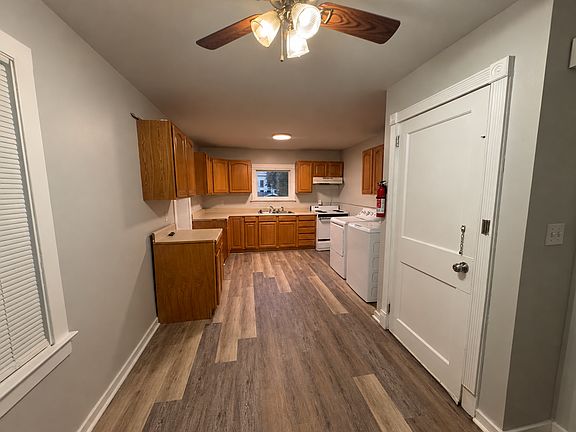 2nd image of 111 Floyd Pl #2
