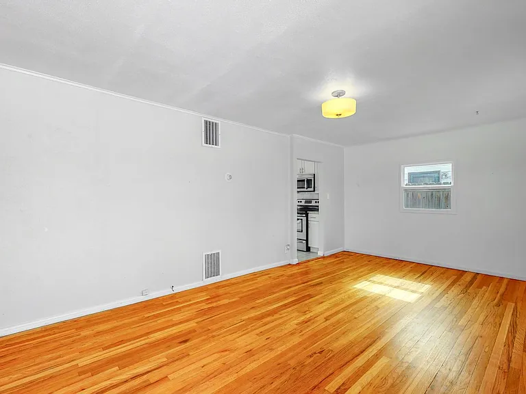 1770 Willow St — Photo 9