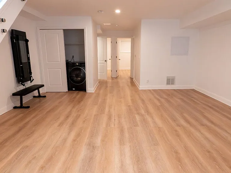 427 Pulaski St #1 — Photo 5