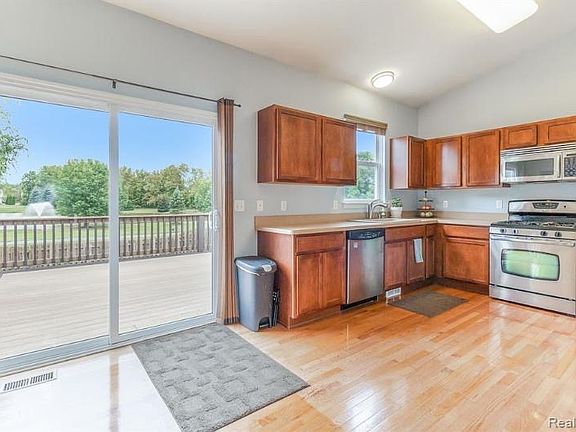 4th image of 7229 Warwick Dr