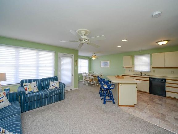 3rd image of 3837 Asbury Ave #1