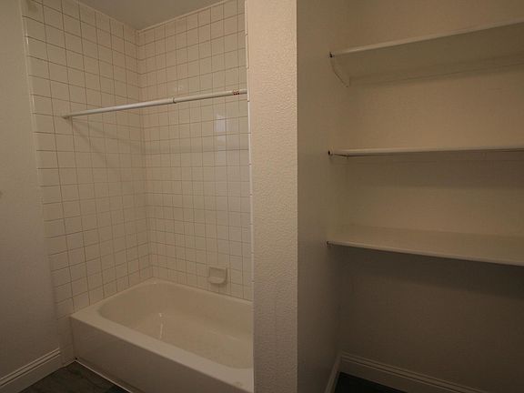 5th image of 415 T St APT 3