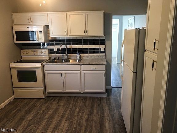 2nd image of 36283 N Riverview Dr