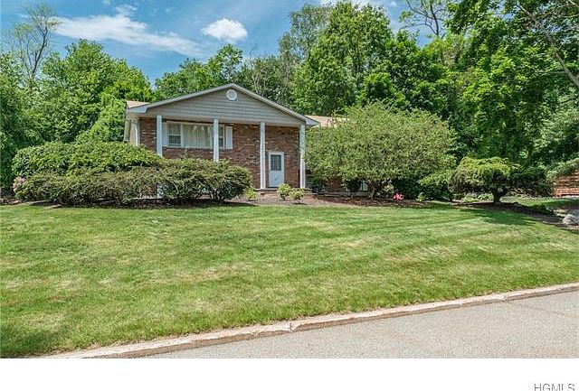 1st image of 11 Valley Ct