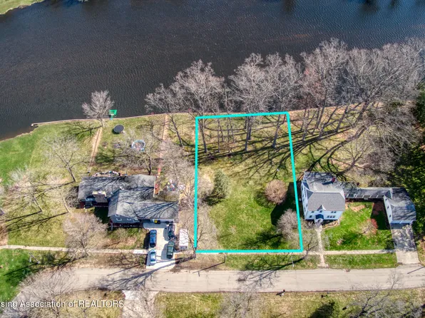 Chester St, Eaton Rapids, MI 48827