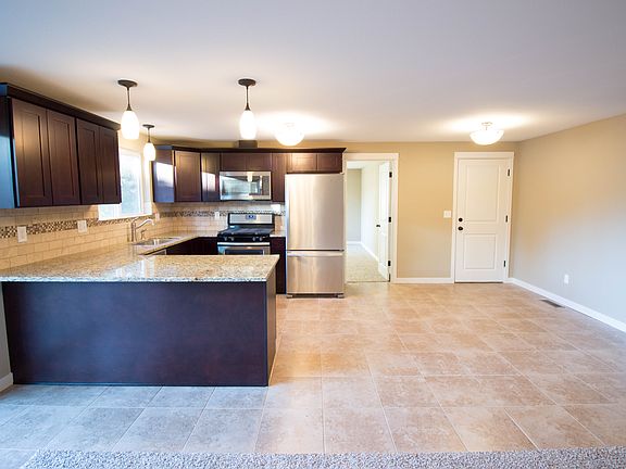 5th image of 7605 SE 6th Ave