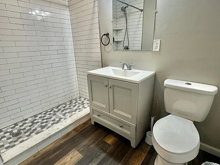 113 S Washington St #B — Photo 4