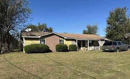 1st image of 218 Dahlia Dr
