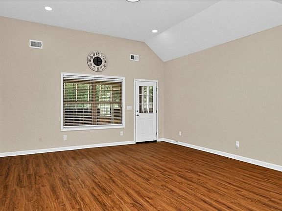 4th image of 1104 Brownstone Way