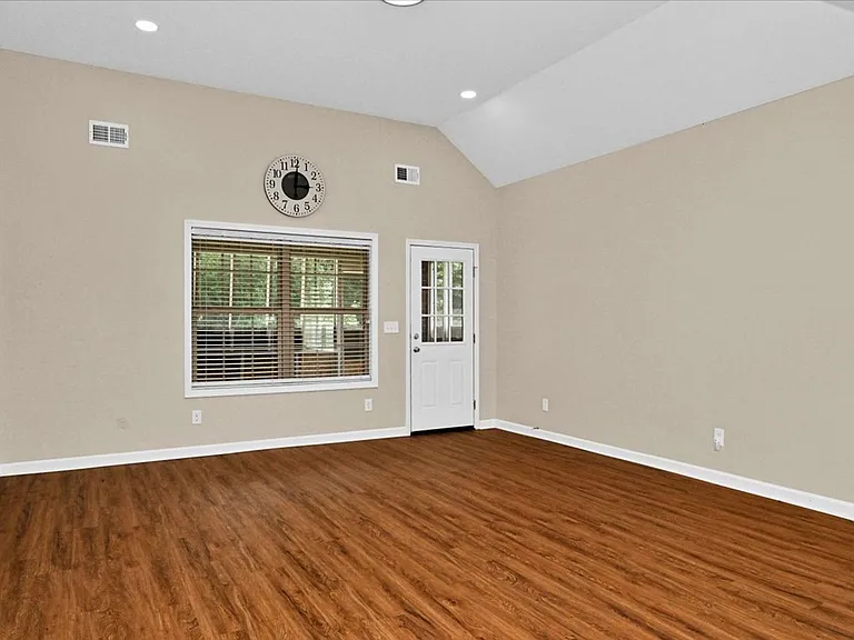 1104 Brownstone Way — Photo 4