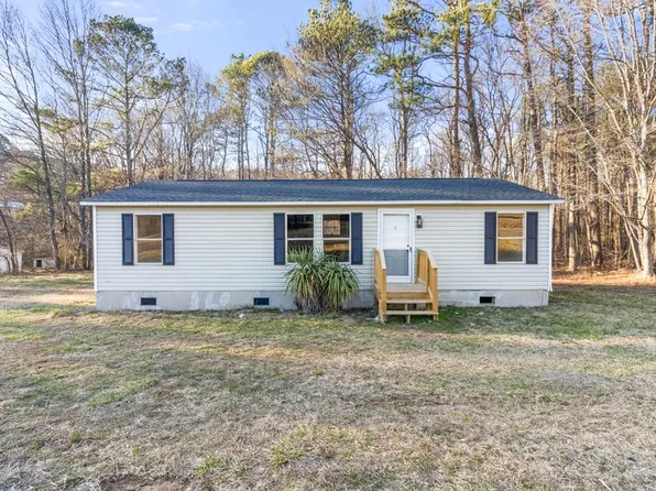 44 Stan Ln, Tunnel Hill, GA 30755