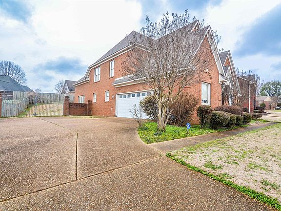 2nd image of 7753 October Rose Dr