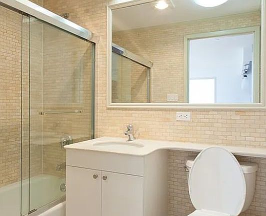 5th image of 1635 Lexington Ave APT 8D