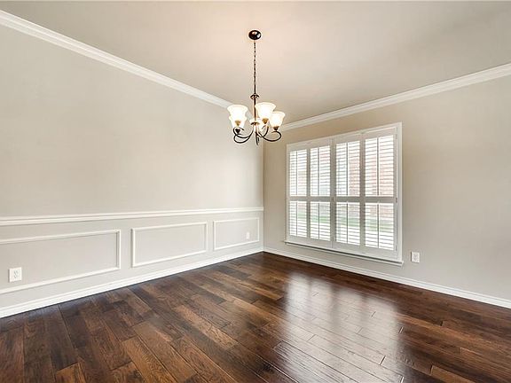 3rd image of 2948 Barton Springs Ln