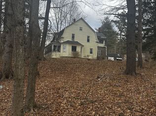 56 Woodstock Ave W, Putnam, CT 06260