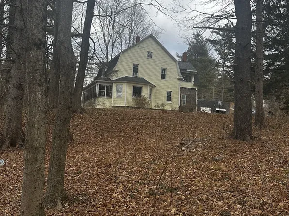 56 Woodstock Avenue West, Putnam, CT 06260