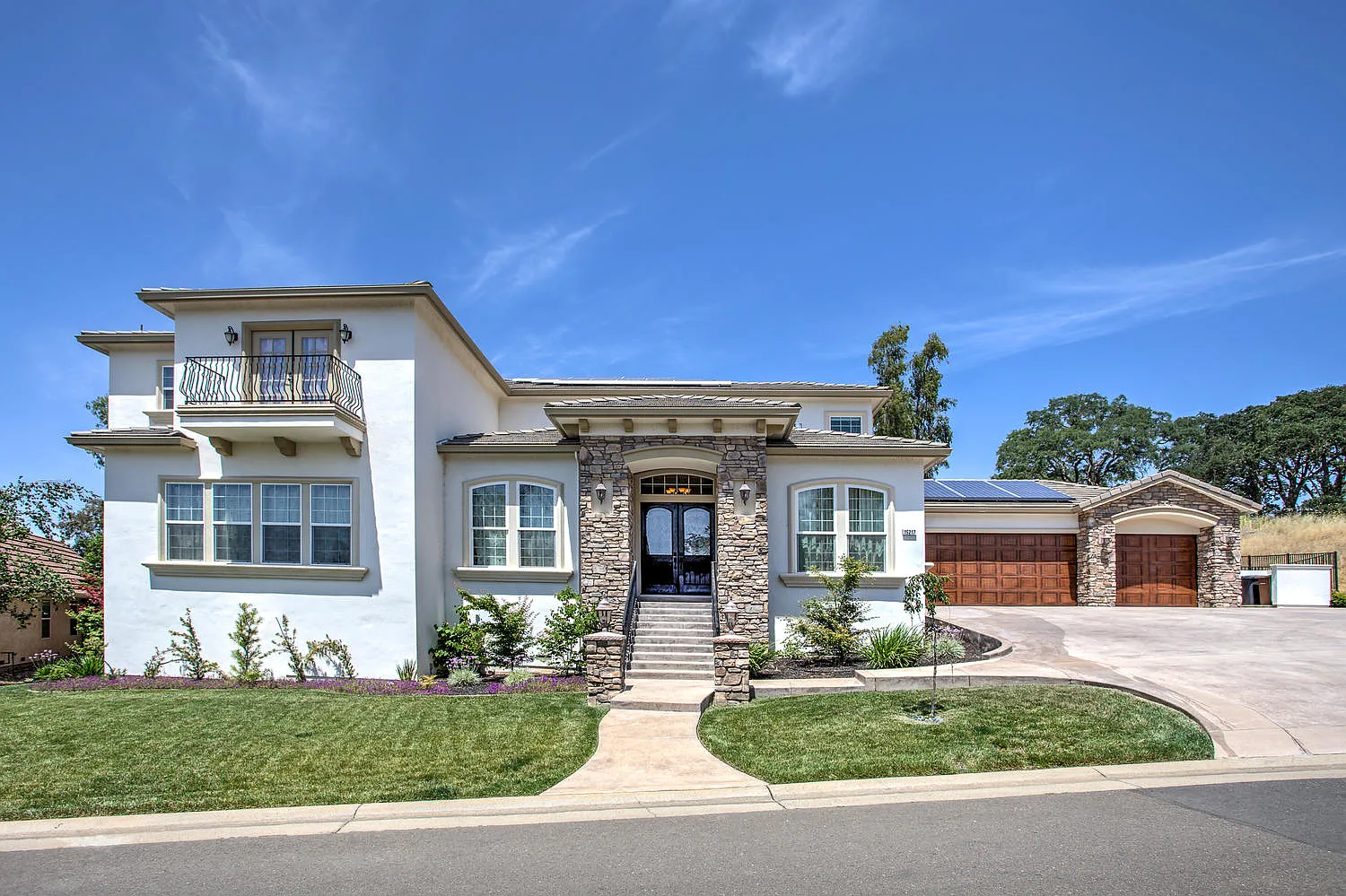 15217 De La Pena Cir photo 1