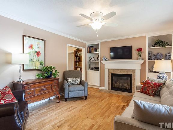 5th image of 3414 Marquis Dr