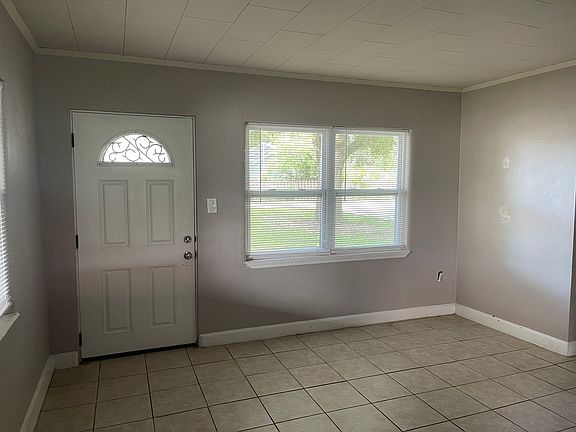 3rd image of 1203 Druid Pl