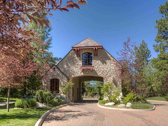 3rd image of 155 Fox Crest Dr