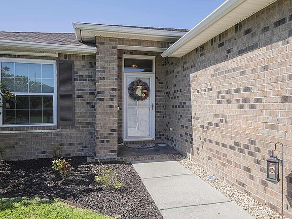 2nd image of 4890 Hilarita Cir