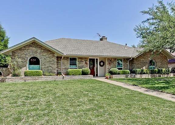 3rd image of 2713 Hunters Creek Dr