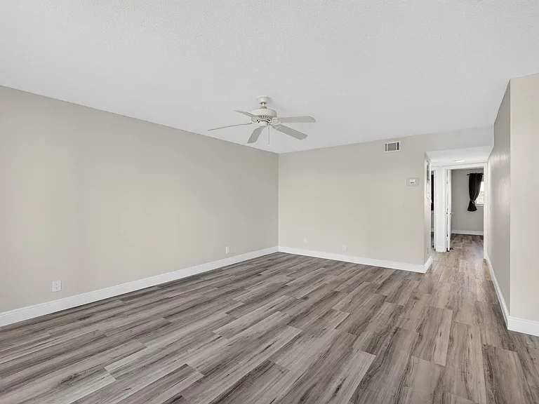 100 Shore Ct #208 — Photo 23