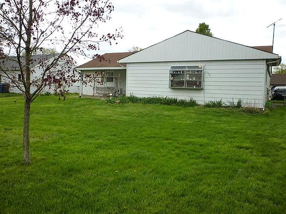 4th image of 818 Plumwood Dr