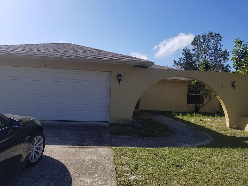 1st image of 2662 Surrey Dr