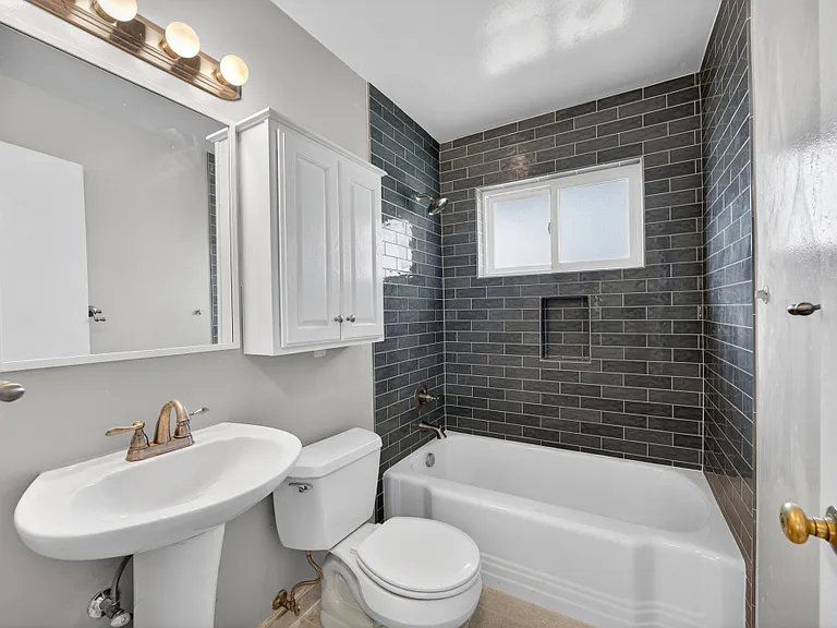1624 T St #5 — Photo 11