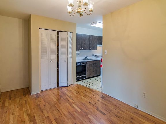 5th image of 73 Ferncroft Park