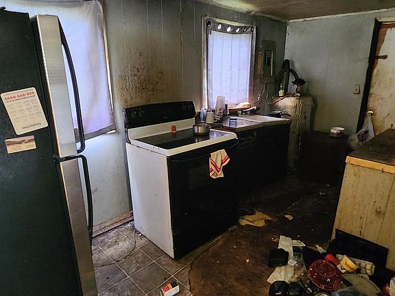 5th image of 214 Peterson Ln