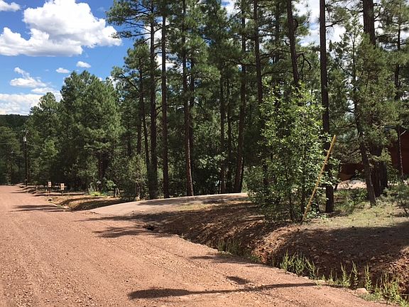 3rd image of 2965 Julia Ln