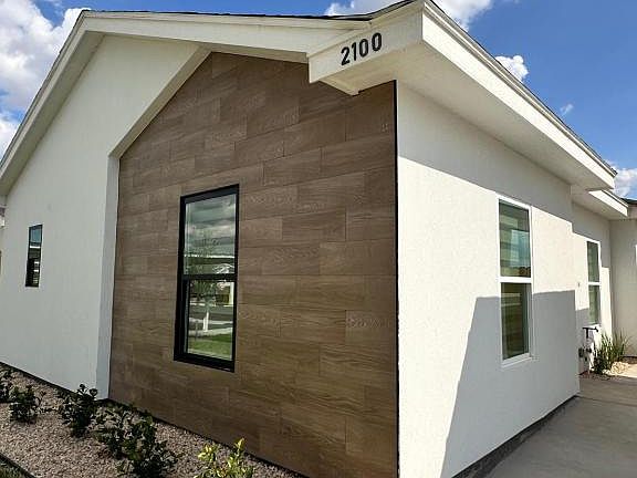 2nd image of 2100 E San Andrea St #3