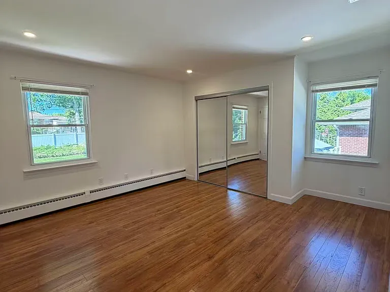 106 Robbins Ln — Photo 13