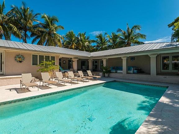 5th image of 1435 S Roosevelt Blvd #1001