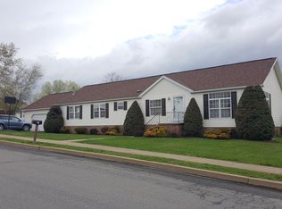 701 Blueberry Dr, Duryea, PA 18642