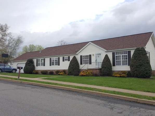 701 Blueberry Dr, Duryea, PA 18642