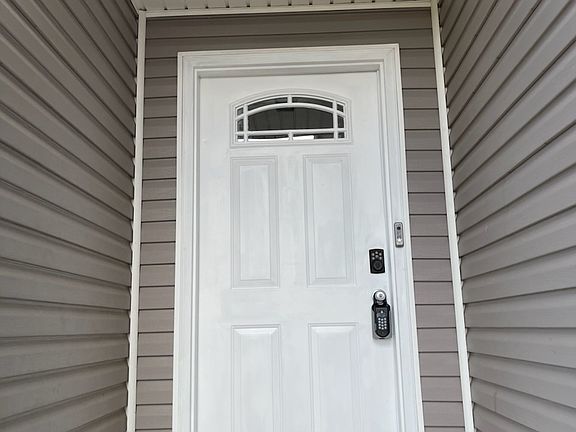 2nd image of 1332 Loren Cir
