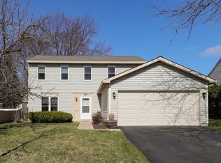 808 Idaho St, Carol Stream, IL 60188