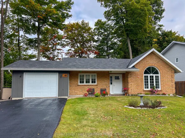30 Shaw Cres, Huntsville, ON P1H 1T7