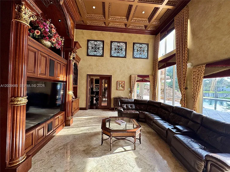 10445 Canterbury Ct — Photo 47
