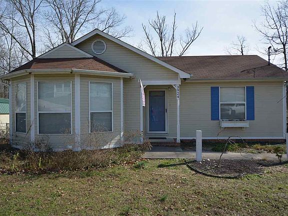 3rd image of 3924 Gibson Dr NE