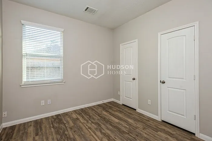 11243 Glenforest Dr — Photo 11
