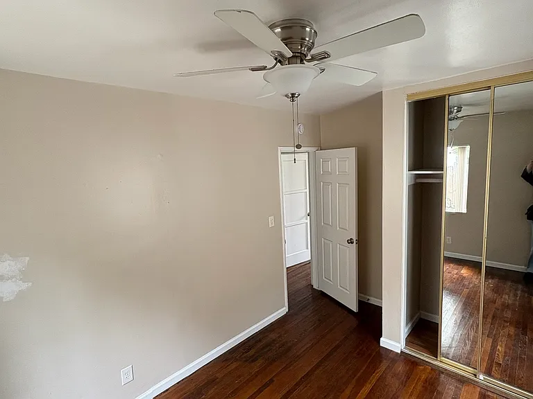 1042-48 Loring St #1048 — Photo 9