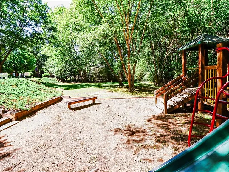 2680 Hampton Park Dr — Photo 17
