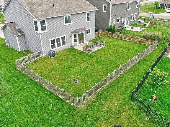 2nd image of 5559 W Woodhaven Dr
